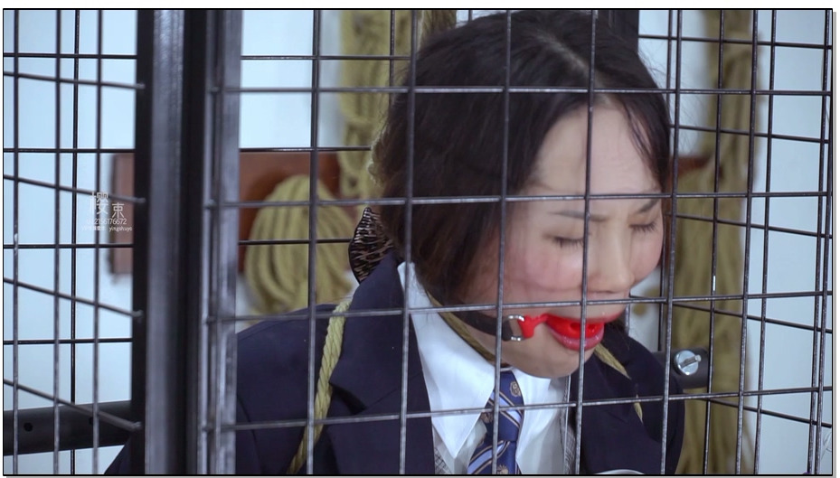 【樱束原创】猥琐大叔与萝莉3 这一集高压电击棍直接正面电击，小萝莉彻底崩溃，嚎啕大.