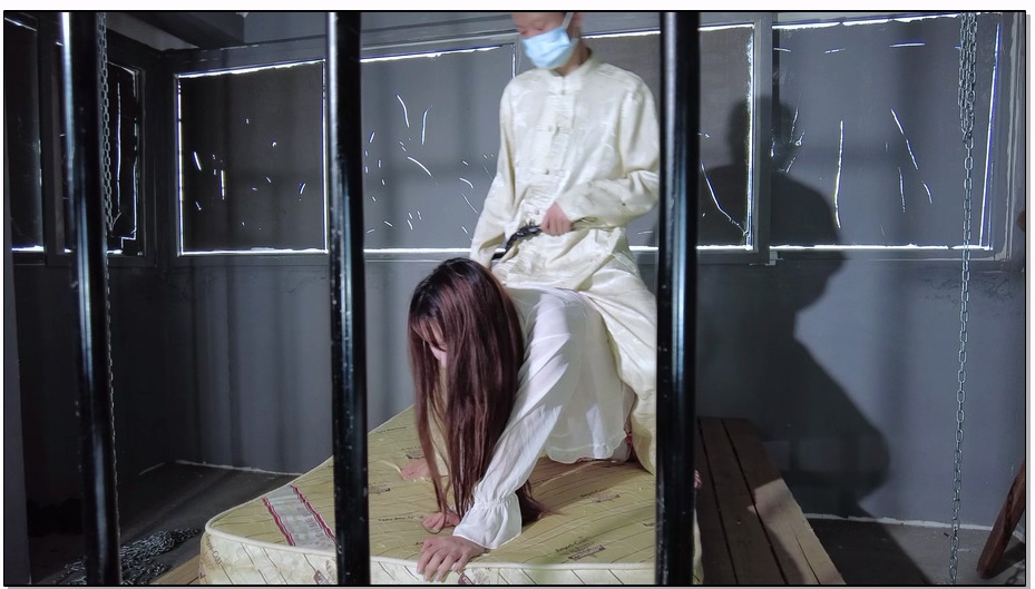 【樱束原创】地窖少女之女奴 女大学生应聘不料被囚禁在地窖，描绘少女被囚禁奴化全过程