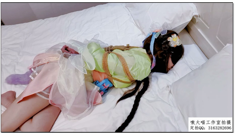 【嗷大喵】二次元少女cos系列 娜可露露晚萤+日式紧缚+分腿驷马+自带尾巴+挠脚心等折磨…