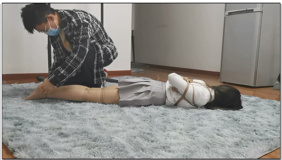 【奥特曼】猫林JK日式紧缚驷马放置1小时，妹子最终崩溃哭泣