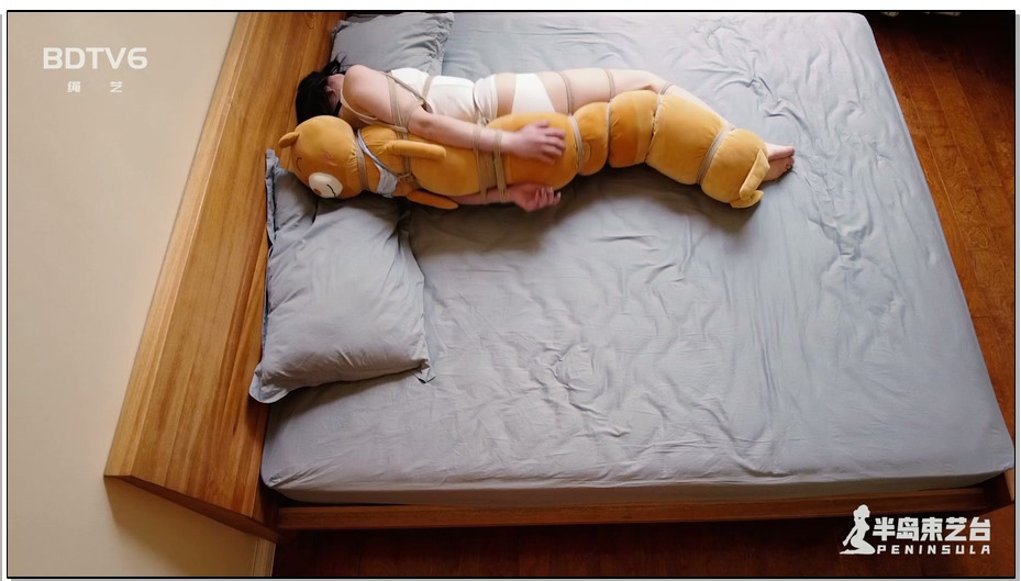 【半岛束艺】扎林娜 台长的礼物不能乱收