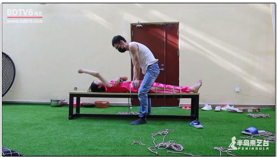 【半岛束艺】佐伊 惊艳旗袍木凳蛇缚，哭得邻居差点报警