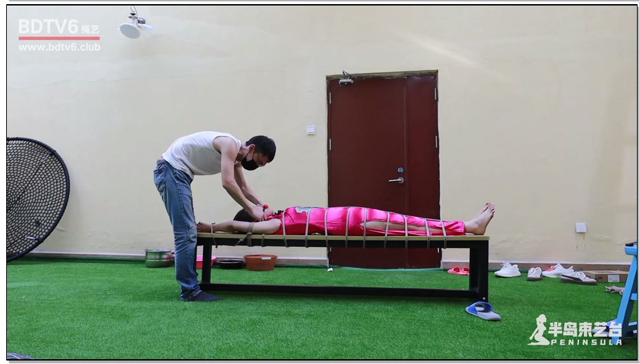 【半岛束艺】佐伊 惊艳旗袍木凳蛇缚，哭得邻居差点报警